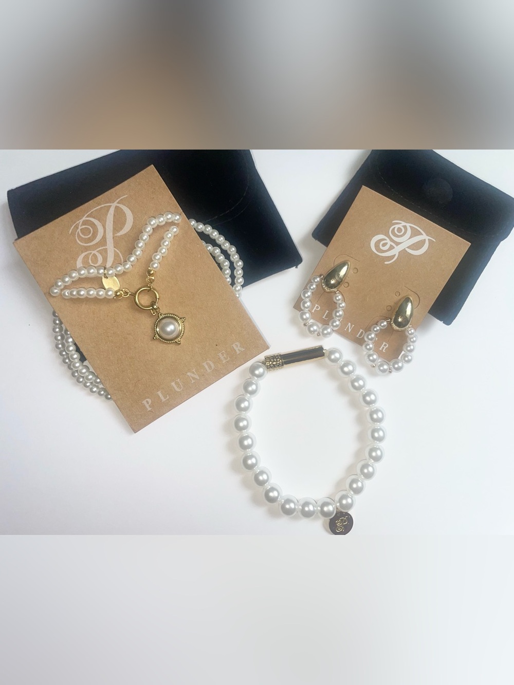 🐚 Pearl Necklace ,Earring & Bracelet Set White Pearl w| Gold Accents by Plunder🐚